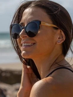 Dollboxx Deja Vu - Black Sunglasses -Swimwear Sales Store Deja Vu Black Sunglasses Sunglasses dollboxx 4 d0a3233b 2d13 4ced b5b5 d4df23b90fdf