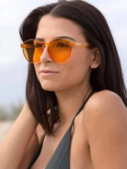 Dollboxx Polli - Gold Sunglasses -Swimwear Sales Store Polli Gold Sunglasses Sunglasses dollboxx 14 52cd22e2 00f8 423f a8c7 3a969ffc60d6