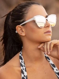 Dollboxx Slay White Luxe - Rose Gold Sunglasses 28 Dollboxx Slay White Luxe - Rose Gold Sunglasses -Swimwear Sales Store Slay White Luxe Rose Gold Sunglasses Sunglasses dollboxx 6