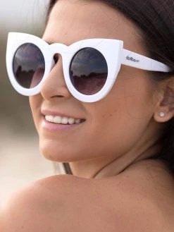 Dollboxx Tammy - White Sunglasses -Swimwear Sales Store Tammy White Sunglasses Sunglasses dollboxx 19 4cef2607 bcb4 45a5 a4d6 e59f85b36290