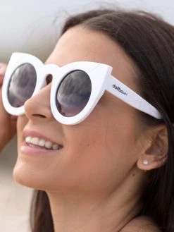 Dollboxx Tammy - White Sunglasses -Swimwear Sales Store Tammy White Sunglasses Sunglasses dollboxx 4 ca8444d3 c5b3 47d4 9d9c b49db1c7b256