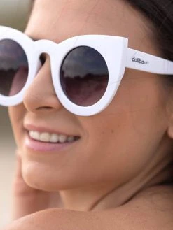 Dollboxx Tammy - White Sunglasses -Swimwear Sales Store Tammy White Sunglasses Sunglasses dollboxx 5 d55d208e ae5e 433b 97ba 1cf08d3ec562