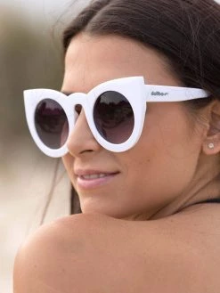 Dollboxx Tammy - White Sunglasses -Swimwear Sales Store Tammy White Sunglasses Sunglasses dollboxx 8 152fff76 03e8 43e2 98a4 2d3afc632457