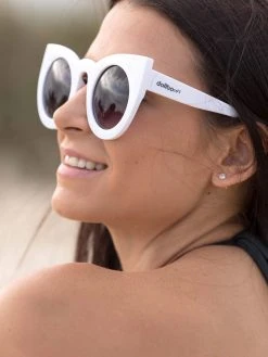 Dollboxx Tammy - White Sunglasses -Swimwear Sales Store Tammy White Sunglasses Sunglasses dollboxx 9 d7c388fc 3006 44b5 b00b 6752f0f833ec